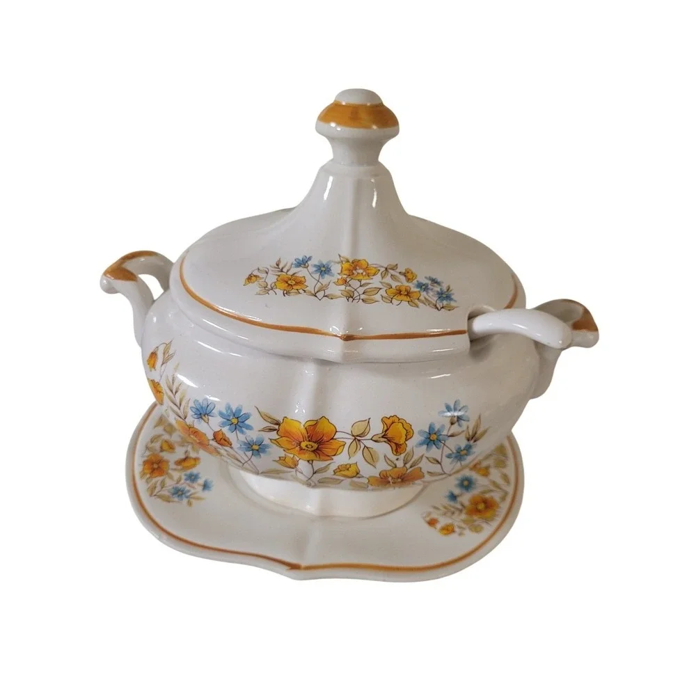 Soup Tureen Ladle Plate Lid Vintage Floral Design 70s Collectable 4‎ Piece Japan